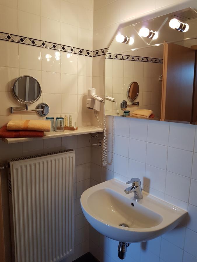 Altstadt Hotel Peiss شترالسوند المظهر الخارجي الصورة