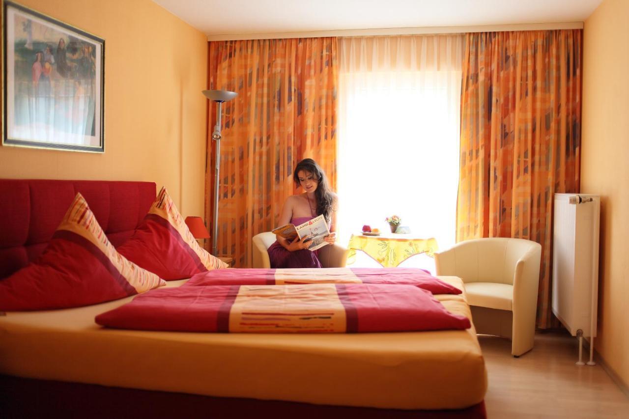 Altstadt Hotel Peiss شترالسوند الغرفة الصورة